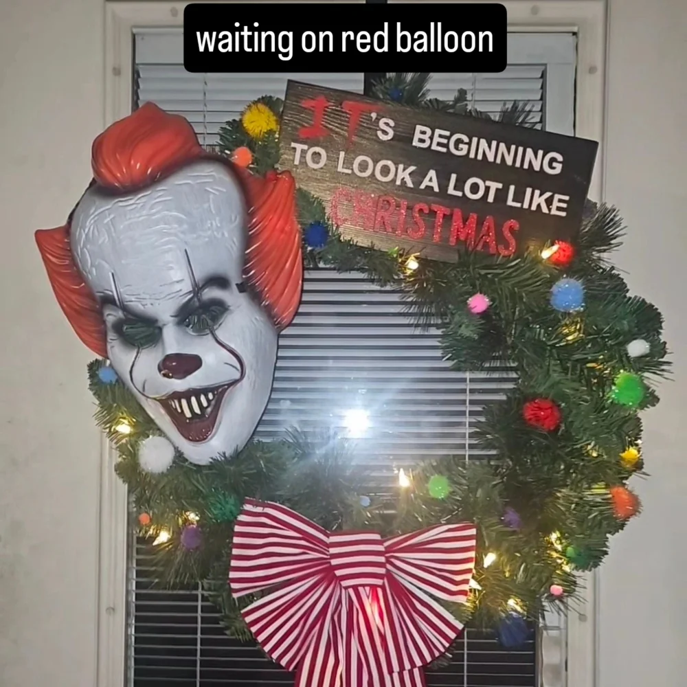 Creepy Holiday Wreath with Lights